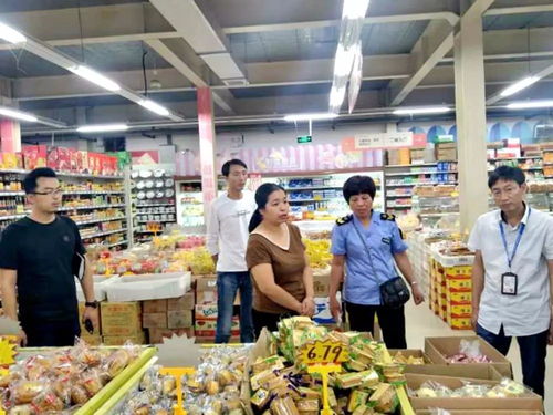又到中秋佳節(jié)時,舌尖安全更需注意 咱白鶴今天開展了食品流通專項(xiàng)檢查,保障大家舌尖上的安全